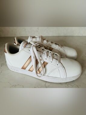 Adidas Grand Court Sneakers (Size 6)